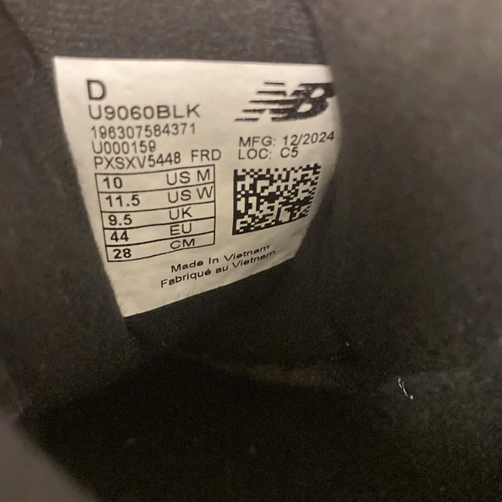 Black and Gray 9060 Sneakers - Picture 7 of 9